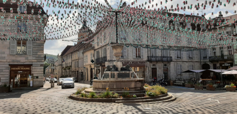 Arbois : place de la liberté