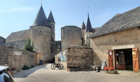 Châteauneuf : Entrée du château