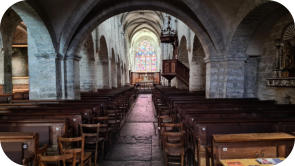 Arbois : église Saint Just, le choeur et les bas côtés