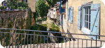 Arbois : la cuisance vue depuis le pont de la rue de l'hotel de ville