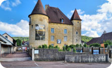 Arbois : château Pecault ( musée du vin )