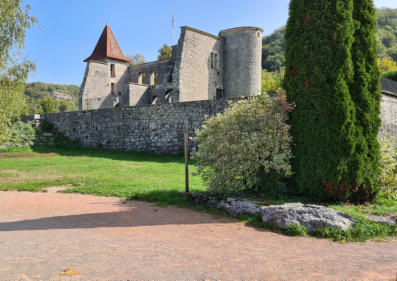 Domaine du lac de Chalain-le château