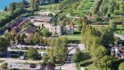 Domaine du lac de Chalain-le château