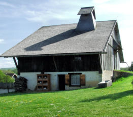 Nancray-Maisons Comtoises : habitation et grange à fourrages