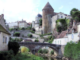 Semur en Auxois-La ville et le pont Pinard