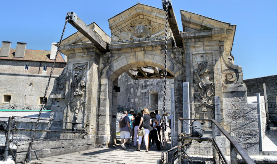 Fort de Joux : porte d'Honneur