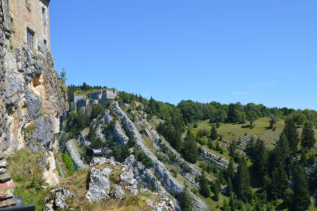 Fort Malher en face du fort de Joux