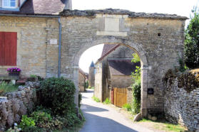 Châteauneuf en Auxois : Porte Guillaume