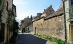 Châteauneuf en Auxois : Ruelle du village