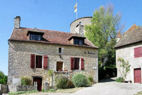 Châteauneuf en Auxois : Le Bastion