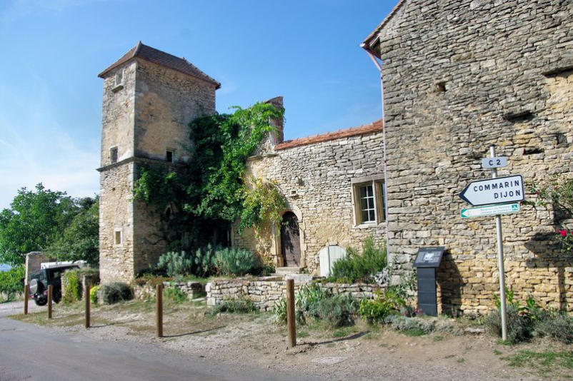 Châteauneuf en Auxoix : Ancien Hôtel des Mépartistes