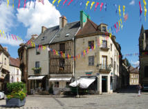 Semur en Auxois-Place Gaveau