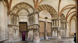 Semur en Auxois-Collégiale Notre Dame :Portail