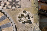 Issoire : Abbatiale Saint Austremoine, Détail 3 de l'ornementation de l'arrière de l'abbatiale