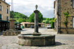 Lavaudieu : fontaine du village