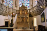 Vic le Comte :  la Sainte chapelle,retable sculpté