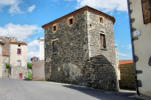 Villeneuve lembron : tour carrée du village