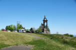 Sur le plateau de Georgovie : monument commémoratif