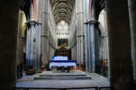 Aigueperse : église Notre Dame, l'autel dans la nef