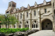 La Chaise dieu : abbaye de la Chaise Dieu, cour intérieure du cloitre