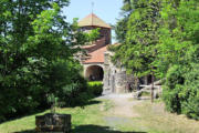 Usson : autre vue de l'église Saint Maurice