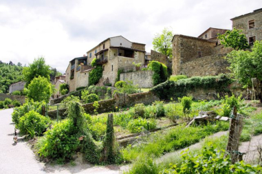 Lavaudieu : maisons du village et jardins