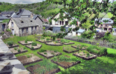 Besse Saint Anastaise : jardin médiéval
