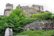 vue 2 des ruines du château de Tournoël