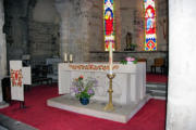 Charroux : église Saint Jean Baptiste, l'autel