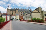 La Palisse : le château vue depuis la route nationale