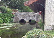 Arlay : pont en pierres