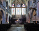 Orgelet : Eglise Notre Dame de l'Assomption,nef et autel