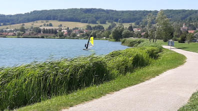 Vesoul -le lac -Promenade autour du lac et planche à voile