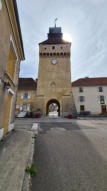 Nozeroy : tour de l'horloge vue (2) de l'extérieur de la ville