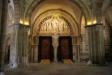 Vézelay : Basilique Sainte Marie Madeleine, l'entrée à 2 portes avrc tympan mis en lumière