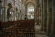 Vézelay : Basilique Sainte Marie Madeleine, la nef avec ses alignements de chaises