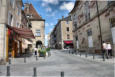 Luxeuil les Bains : place dans la rue centrale