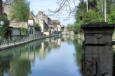 Dole : les berges du canal du Rhône au rhin en centre ville