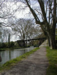 Dole : canal , promenade et vélo route