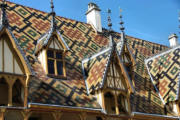 Hospices de Beaune : Toit de tuiles vernissées et mansardes