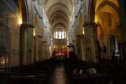 Collégiale Notre Dame de Beaune : vue de l'intérieur de la nef