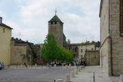 Cluny : esplanade et tour des fromages