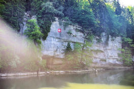 Saut du Doubs :  la Suisse, le drapeau est un rappel du territoire 