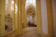 Paray Le Monial : bas côté de la Basilique du Sacré Coeur