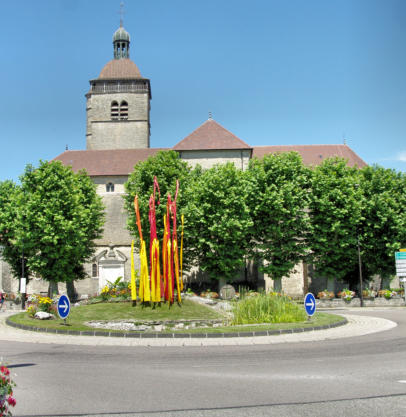 Orgelet : Eglise Notre Dame de l'Assomption, Giratoire centre du village