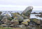 Bretagne-Meneham-hameau de Kerlouan-rochers arrondis par les vagues de l'océan