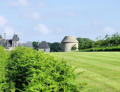 Château de Kerjean : ensembe château et pigeonnier