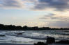 Bretagne-Plouguerneau-soleil se couchant sur la plage