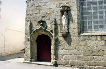 porte ancienne dans la ville de Concarneau