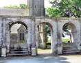 Berven - portail de l'enceinte d'entrée de l'église